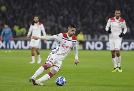 的中场更加 的中场更加